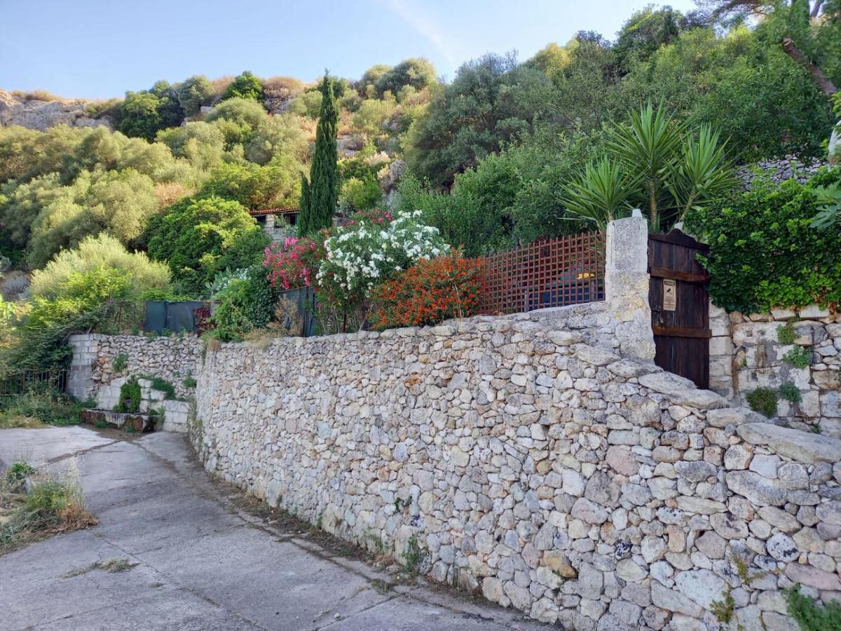 Vistalago Garden Doria Monteleone Rocca Doria المظهر الخارجي الصورة